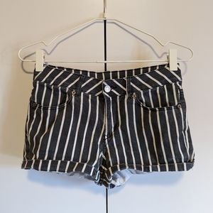 black & white striped mid-rise h&m shorts